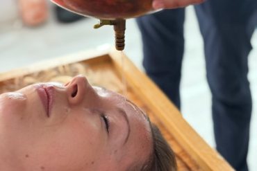 CURSO DE MASAJE AYURVÉDICO TRADICIONAL Y MARMATERAPIA APLICADA (Enero-abril 2026)